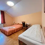 Konukevi Gostisce Kuzner Pri Makedonki Maribor